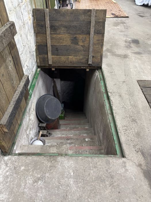 Продам гараж на 2 автомобілі