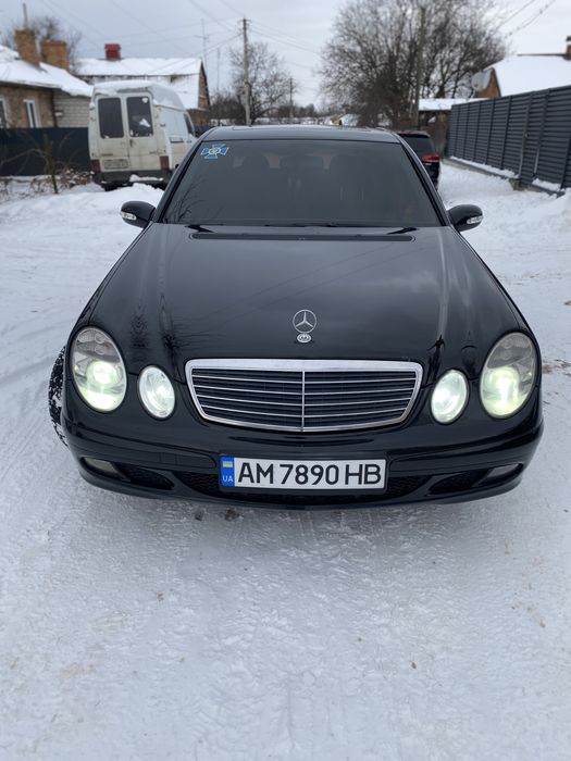 Mersedes -Benz E-Class 211