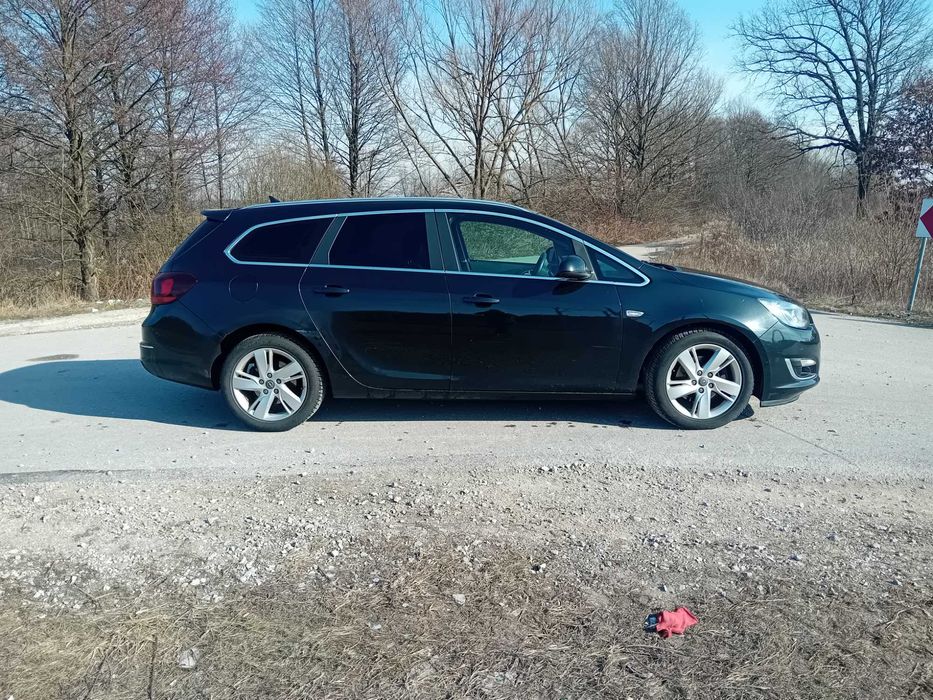 Opel astra j kombi 1.6 turbo