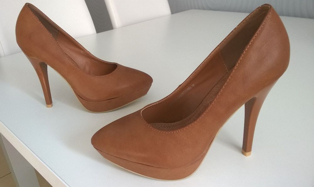 NOWE karmeLOVE- roz. 38