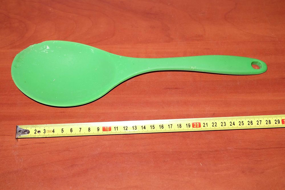 Ложка для спагетти, нож, поварёшка, кухонный набор.