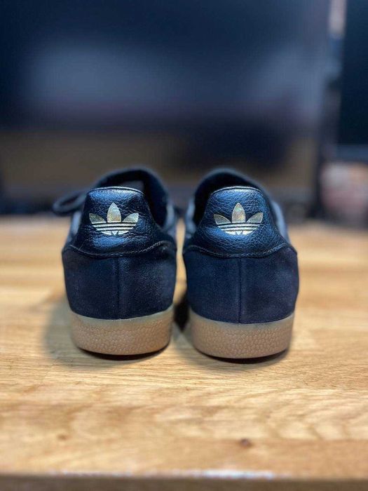 Adidas Gazelle 43⅓ – oryginalne, czarny + niebieskie paski