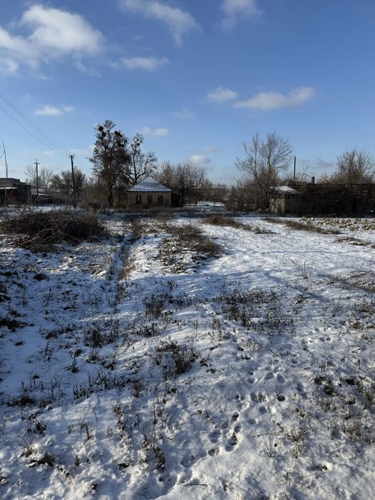 Продається земельна ділянка з будинком в с. Медведівка