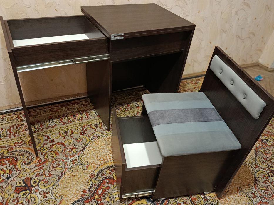 Стіл-трансформер з стільцем