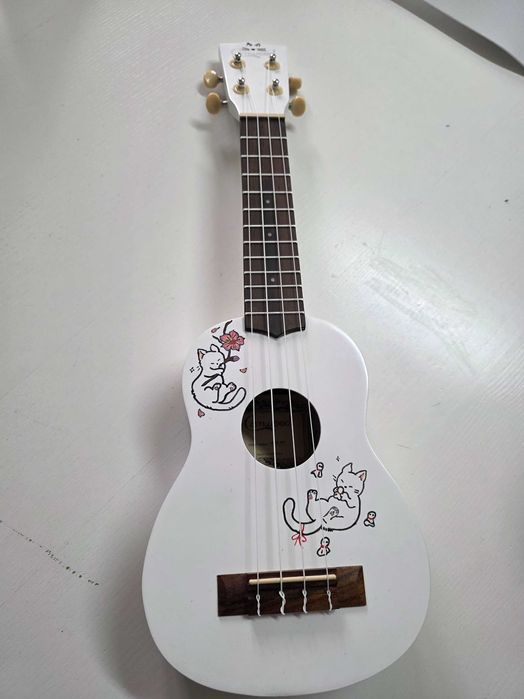 Ukulele pintado a mão