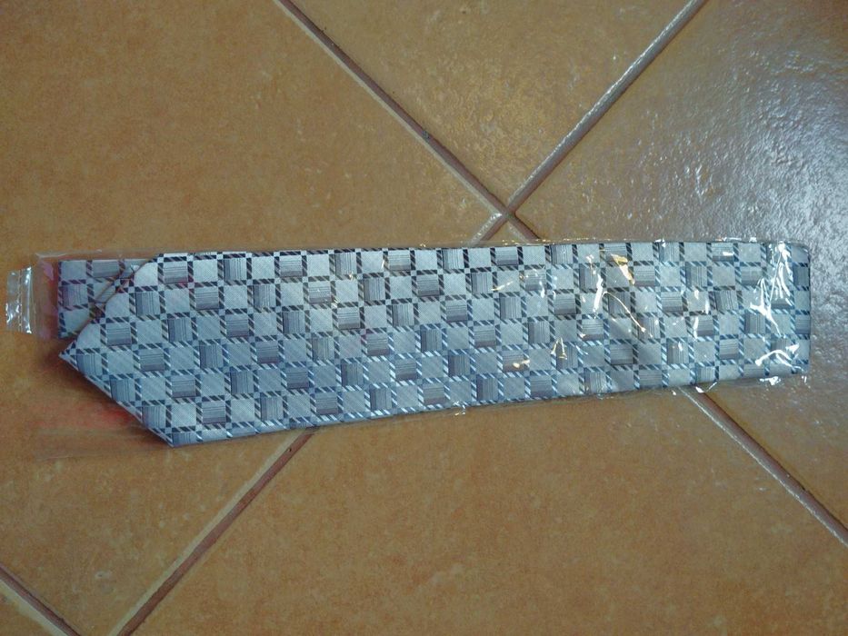 Krawat nowy szary/srebrny