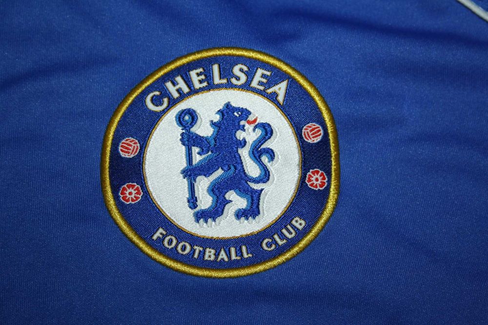koszulki pilkarskie Chelsea i Manchester