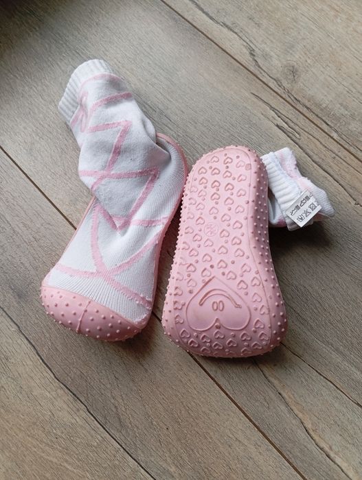 Buciki papcie skarpetki skarpetkowe