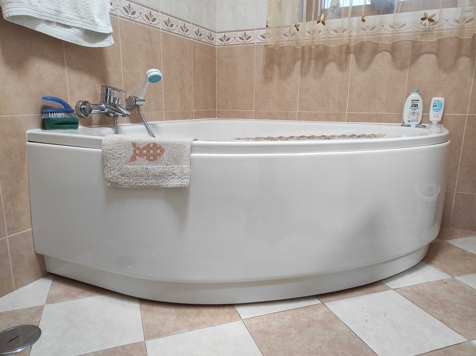 Banheira com Jacto água