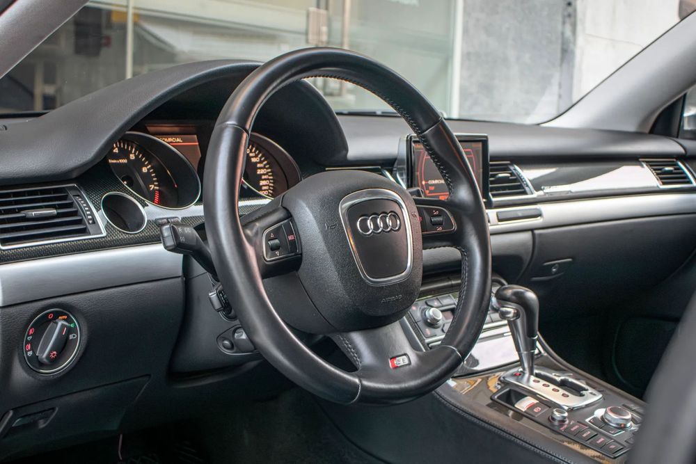 Audi S8 5.2 FSi V10 quattro