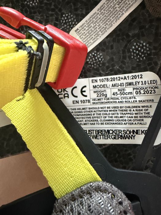 Дитячий велошолом Abus Smiley 3.0 Led