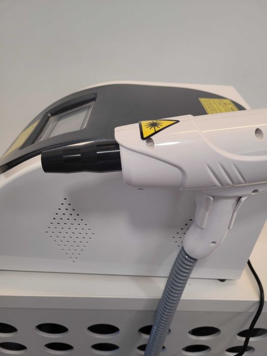 Urządzenie do peelingu węglowego Q-switch