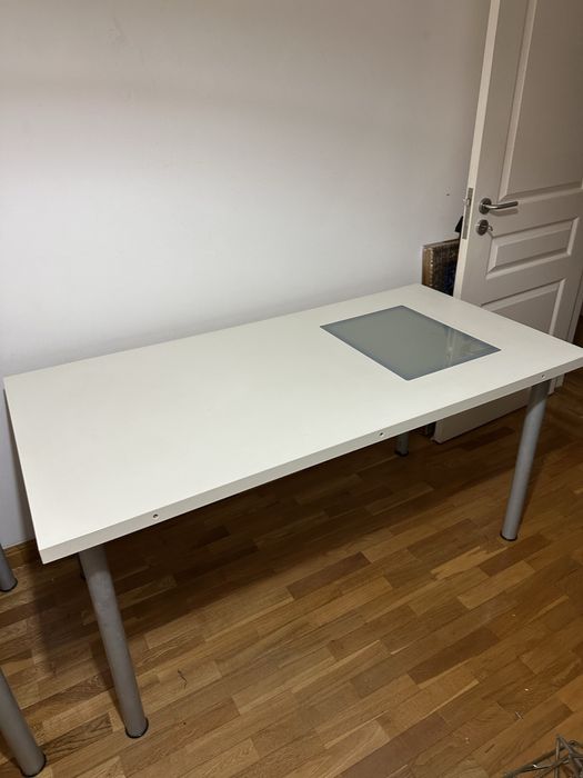 Mesa de escritorio / secretaria / mesa de luz