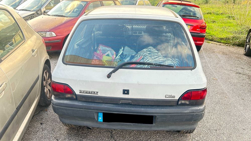 Renault Clio 1.9 D Só Para Peças