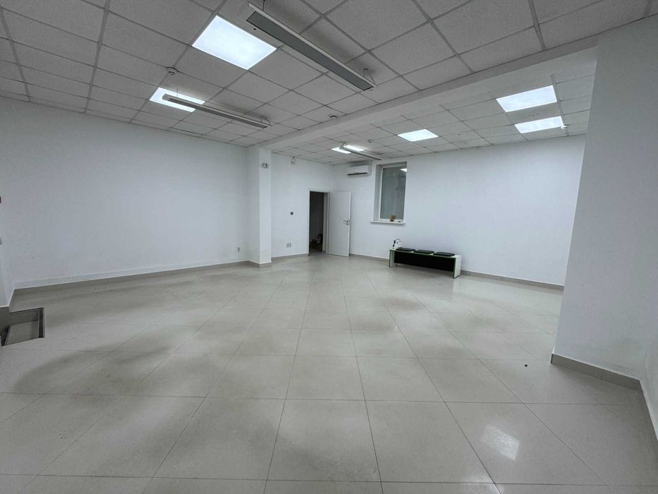 Оренда фасадного комерційного приміщення, Центр, м. Дрогобич!