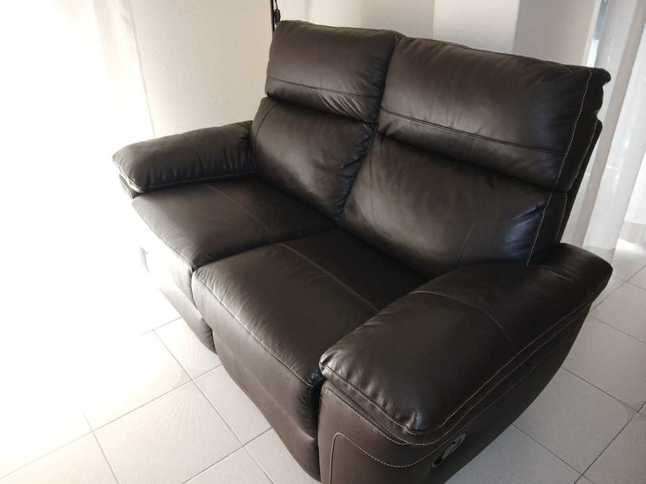 Sofá de pele usado