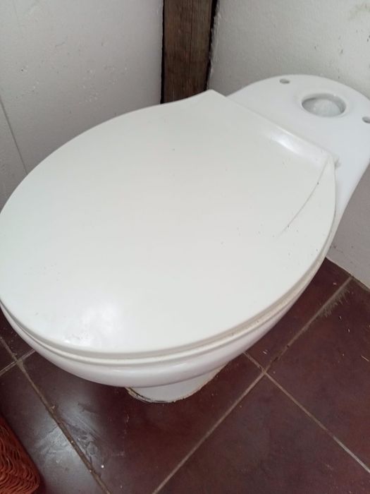 Conjunto de sanita com autoclismo como novos