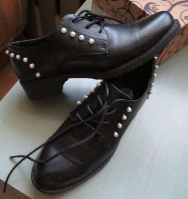 Buty damskie z perełkami