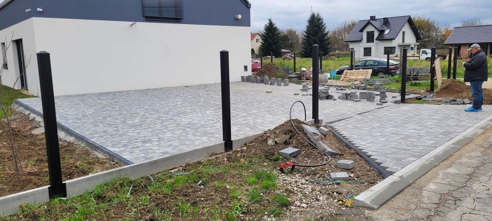 1zł Ukladanie kostki brukowej