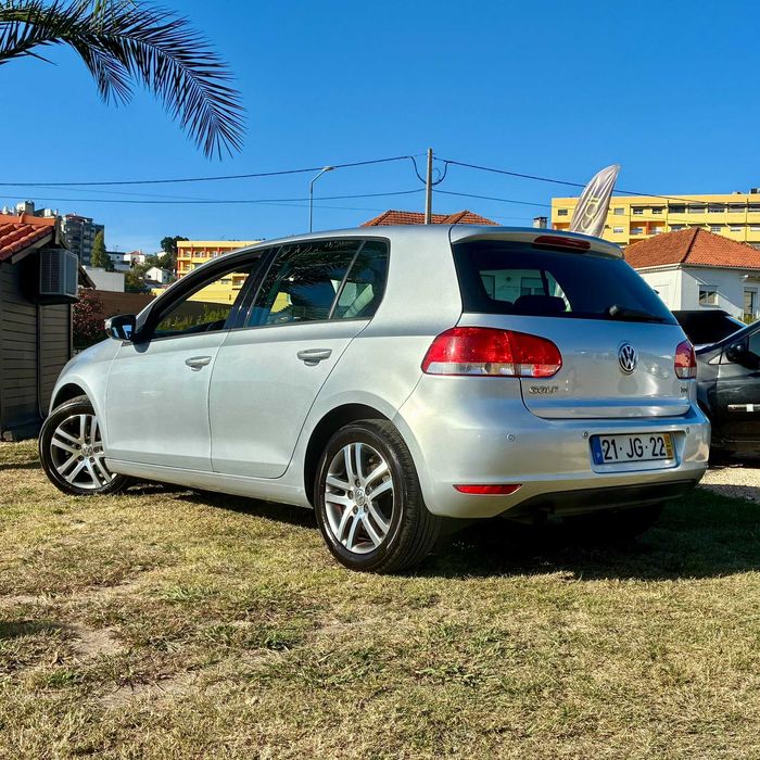 VW Golf VI 1.6 TDi Confortline · Nacional — photo 2
