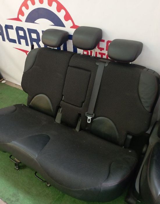 Bancos Frontais e Traseiros Nissan Note 2007