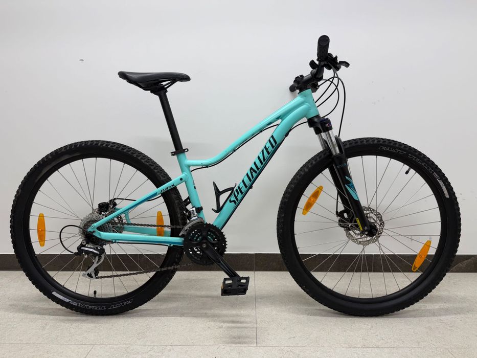 Rower MTB Specialized Jynx 650B. Rozmiar S. Bardzo dobry stan w pięknym kolorze. Oryginalny osprzęt. Opony Specialized Fast Trak. Dowód zakupu.