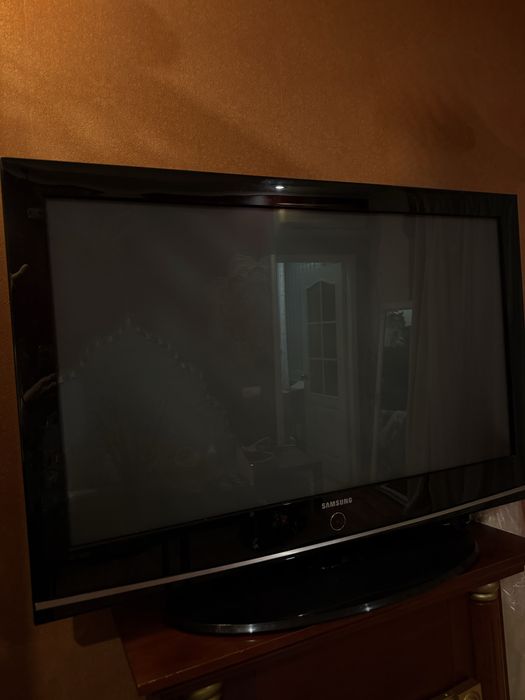 Телевизор Samsung, диагональ 42 см