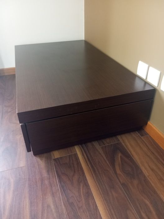 Mesa de centro castanha