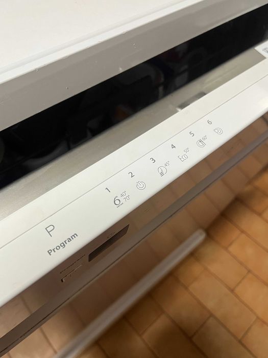 Máquina Lavar Loiça Whirpool 6th Sense