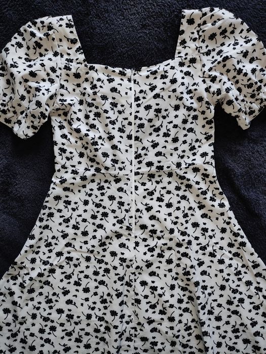 Продам комплект жіночого одягу, сорочки, кофти, штани, сукні