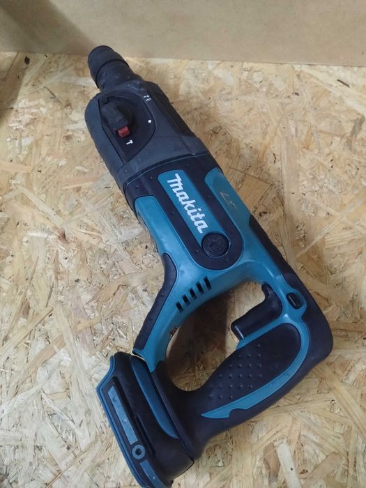 Młotowiertarka Makita DHR241
