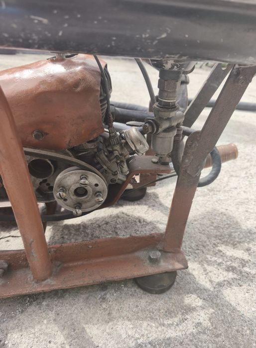 Мотопомпа бензинова