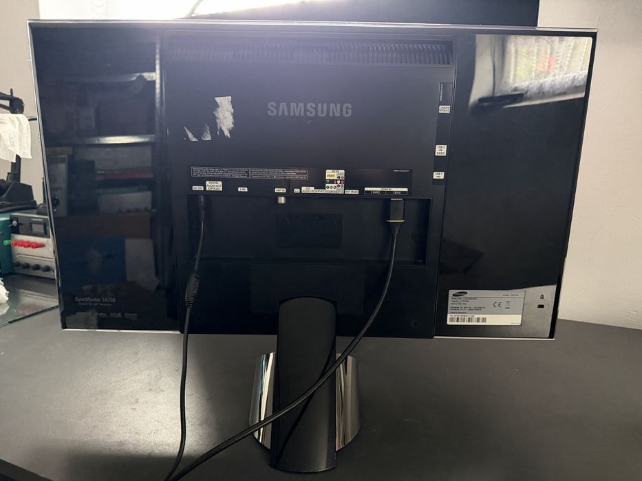 Monitor Samsung SyncMaster 27” +TV