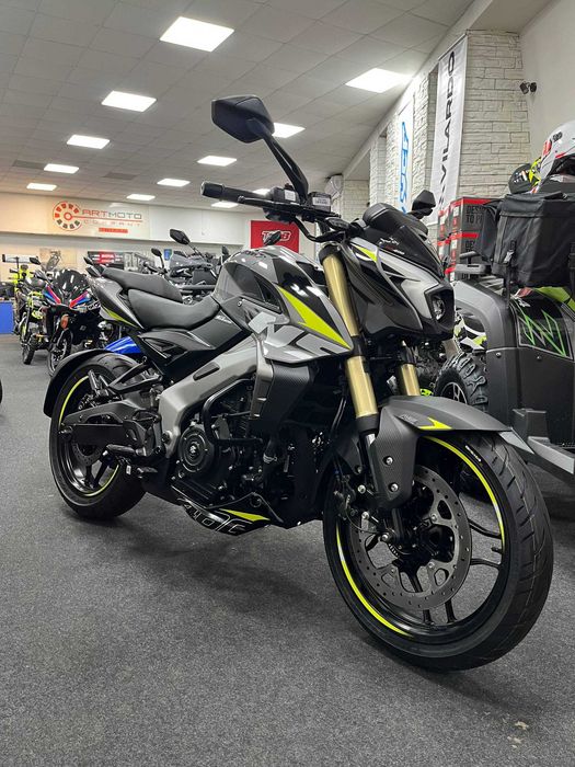 Мотоцикл Bajaj Pulsar NS 400