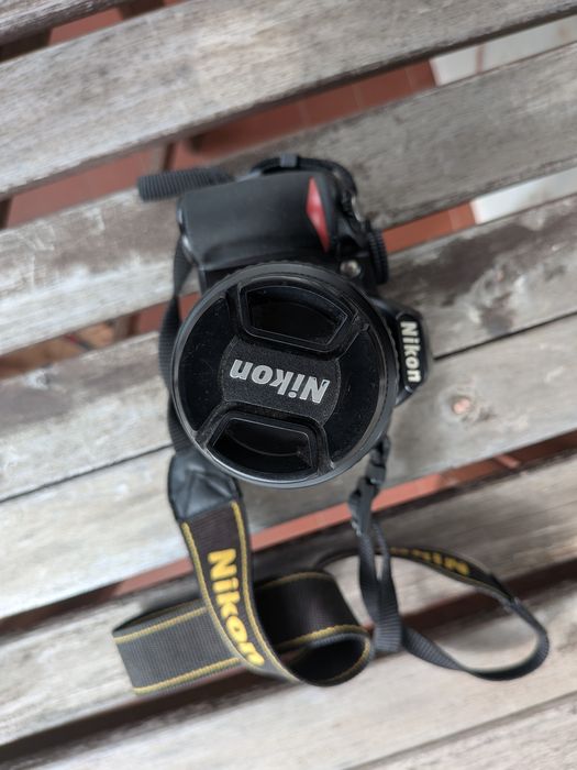 Nikon D3100 com bolsa e objetiva