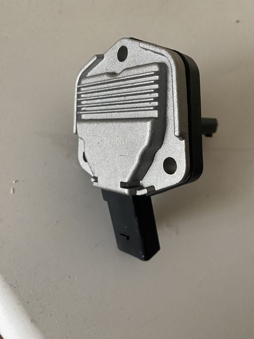 Продам датчик рівня та температури масла Skoda, Audi,Seat, VW
