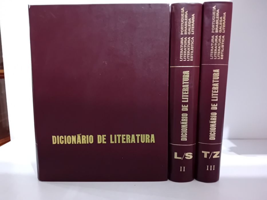 Dicionário de Literatura Portuguesa