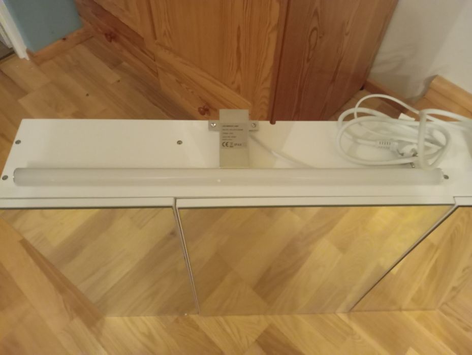 Szafka łazienkowa z lustrami