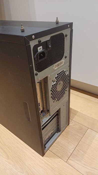 Komputer stacjonarny – Ryzen – bez dysku i bez karty graficznej