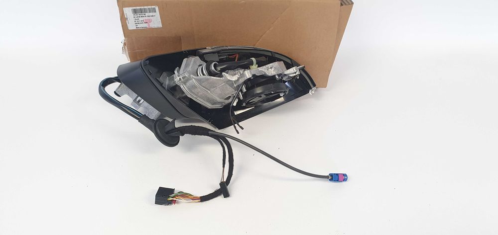 Lusterko prawe Touareg 7P6 13+2 pin kamera OE Nowe
