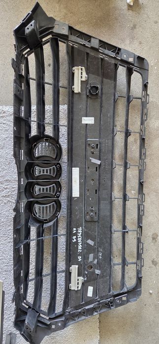 8W0 853 651 M grill atrapa a4 b9 s line