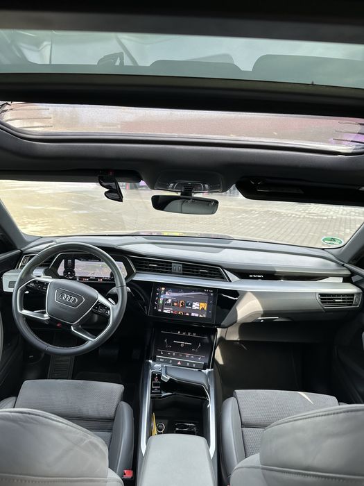 Авто Audi E-Tron 55 електро 95кв Європа Q8