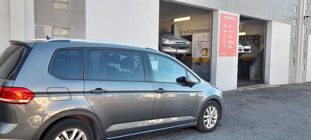 Vendo volkswagen touran 2016 em bom estado.