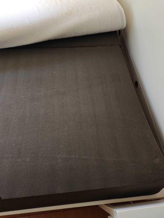 cama IKEA com dois colchões