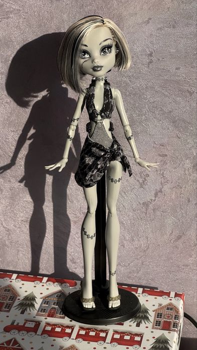 Skull Shores Frankie Monster High