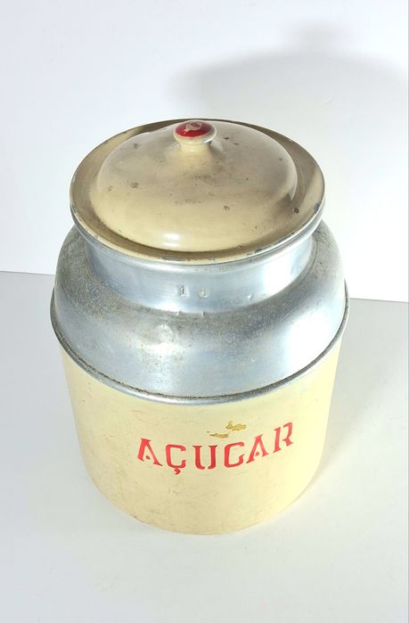 Frasco antigo de alumínio
