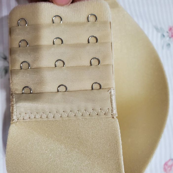 Гладкий бежевый бесшовный бюстгальтер  лифчик  Анжелика невидимка пуш