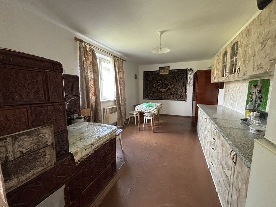 Продаж Будинок 75м². Ділянка 9 сот. Узин. Світло. Газ. Криниця. Центр