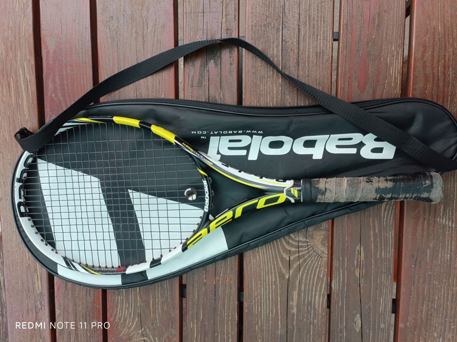 Продам теннисную ракетку Babolat aeropro Team