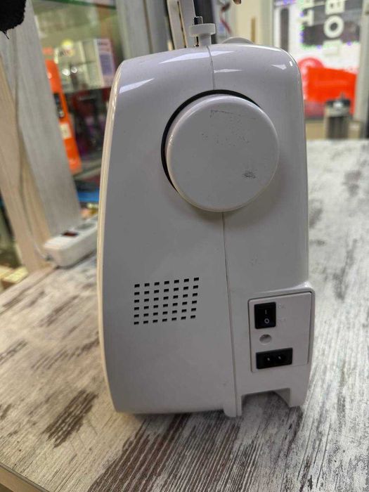 Швейна машинка Janome 2160 DC